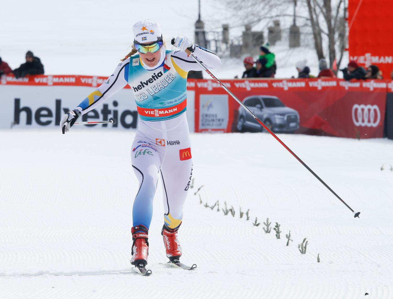 Stina Nilsson kom tvåa i första etappen av Ski Tour Canada.
