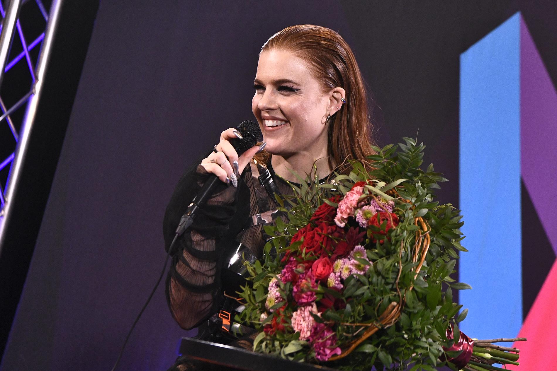 Dotter gick direkt till final vid Melodifestivalens andra deltävling i Annexet.