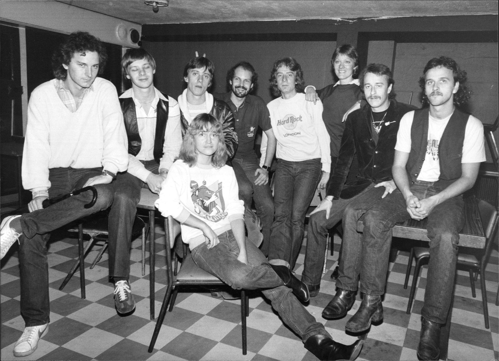 Liza Öhman körade på Abbas första världsturné 1979 till 1980. Här i förgrunden tillsammans med resten av Abbas turnéband, från vänster Tomas Ledin, Anders Eljas, Mats Ronander, Lasse Wellander, Ola Brunkert, Birgitta Wollgård, Rutger Gunnarsson och Åke Sundqvist.