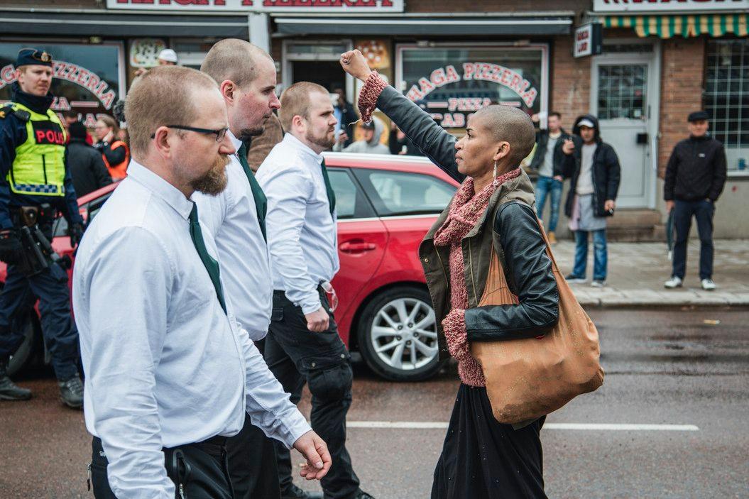 – Jag var inte rädd – jag var förbannad, säger Tess Asplund till Aftonbladet.