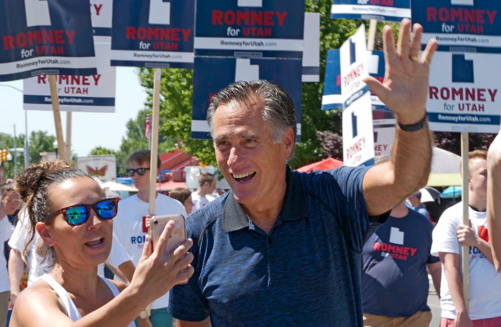 Den tidigare presidentkandidaten och affärsmannen Mitt Romney kampanjar i Pleasant Grove i Utah. Romney hoppas bli Utahs näste republikanske senator.