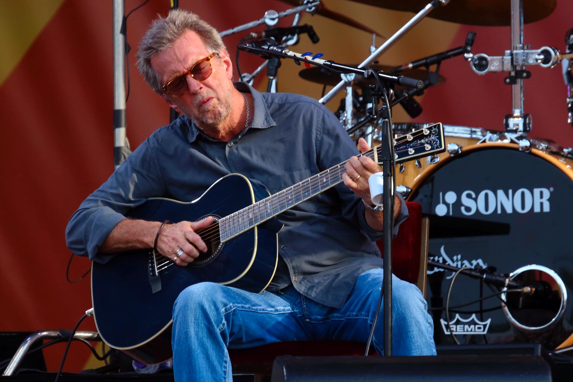 Eric Clapton har stämt en tysk kvinna som sålt en bootlegskiva av artisten. Arkivbild.