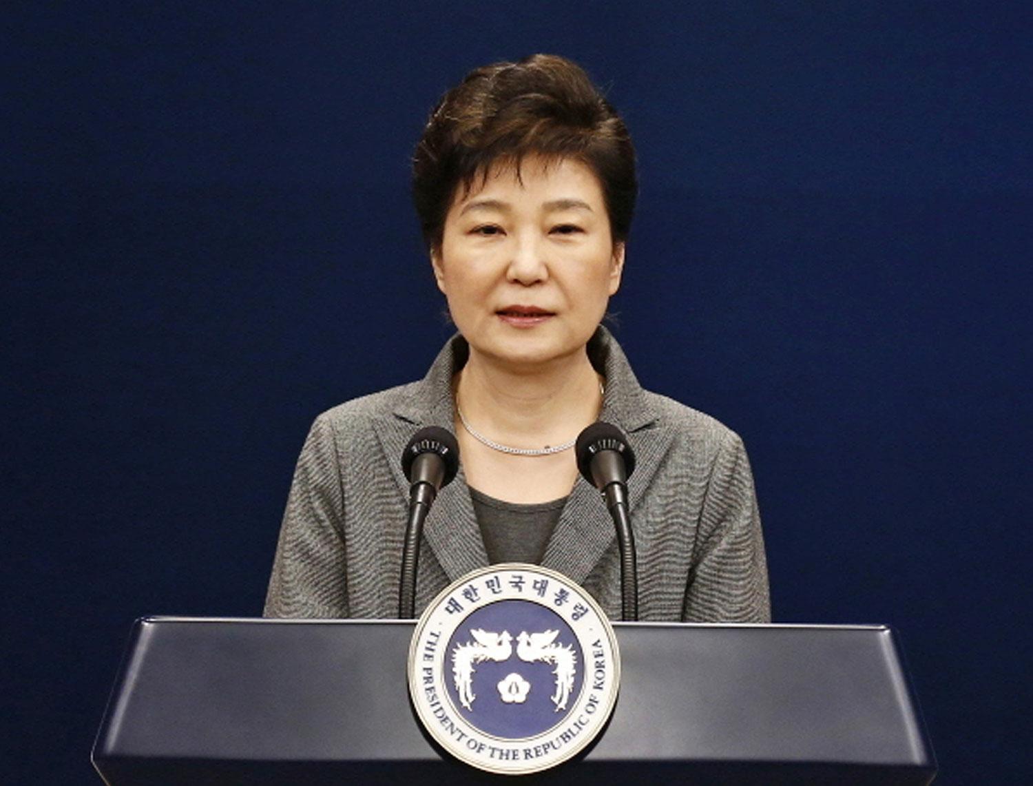 Sydkoreas president Park Geun-Hye är avstängd från sina arbetsuppgifter.