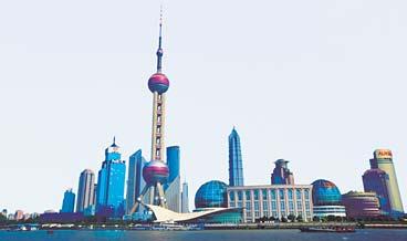 Det moderna Shanghai, fantasieggande och spännande, samsas med bostadshus och gamla kolonialvillor.