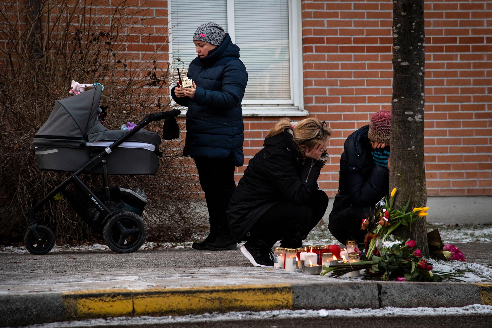 En treårig flicka blev påkörd av en buss i Råcksta och dog