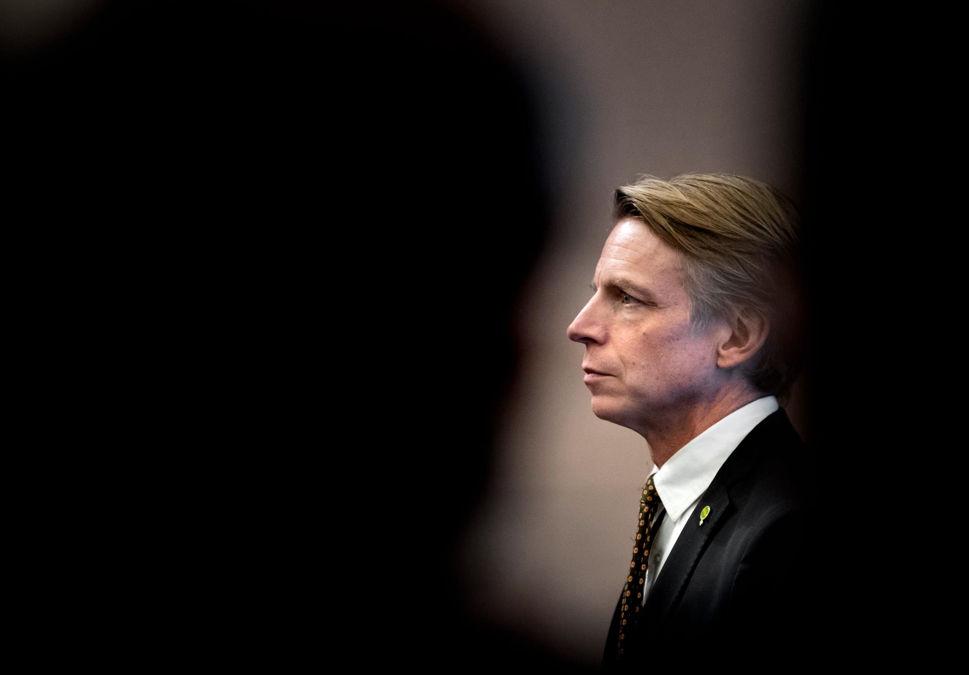 Miljöpartiets språkrör Per Bolund under en pressträff efter budgetomröstningen i riksdagen i förra veckan.