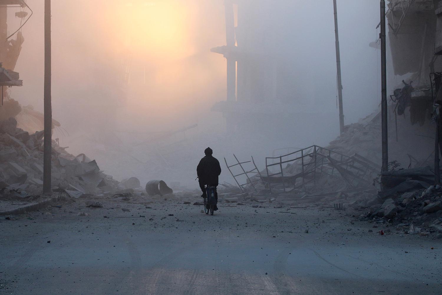 Stadsdelen Shaar efter ett bombanfall i november 2016.
