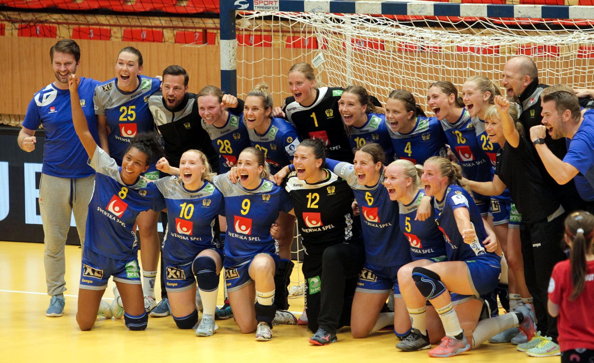 Sverige firar segern i andra playoffmatchen i VM-kvalet mot Slovakien den 6 juni.