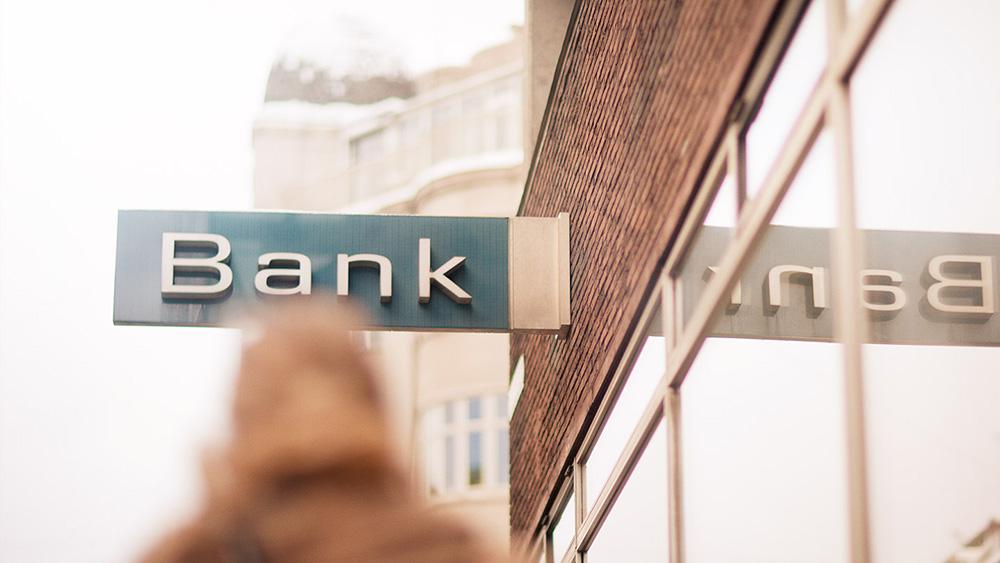 På grund av hård konkurrens sänker Danske Bank räntan.