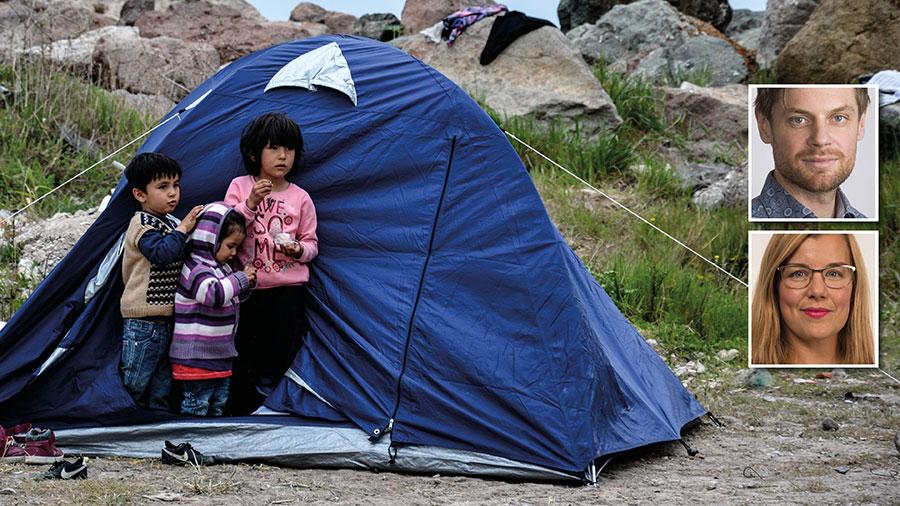 Vi kräver att regeringen omedelbart ansluter sig till EU:s relokaliseringsprogram och solidariskt bidrar till att skydda barnen i de  grekiska flyktinglägren från de fruktansvärda levnadsförhållanden de lever i, skriver Jacob Flärdh och Sara Damber.