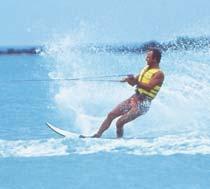 Mauritius Här forsar kungen fram på vattenskidor under en semester på Mauritius 1992.