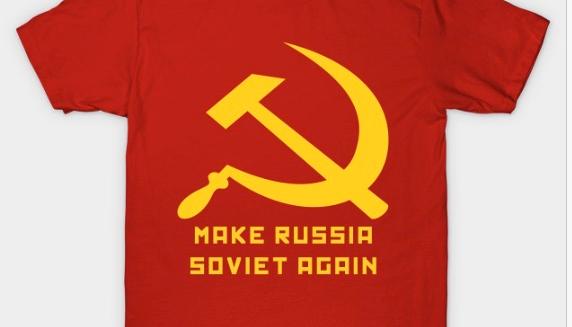 T-shirt från Skib & Par i Moskva, ett klädföretag som inte bara vill tjäna pengar på sitt klädmärke utan också sprida ett revolutionärt budskap.