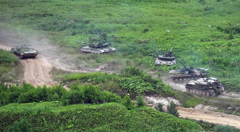 Ryska tanks vid en militärövning i juli förra året