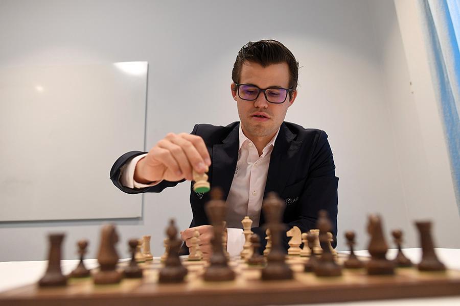 Norske Magnus Carlsen är världsmästare i schack.