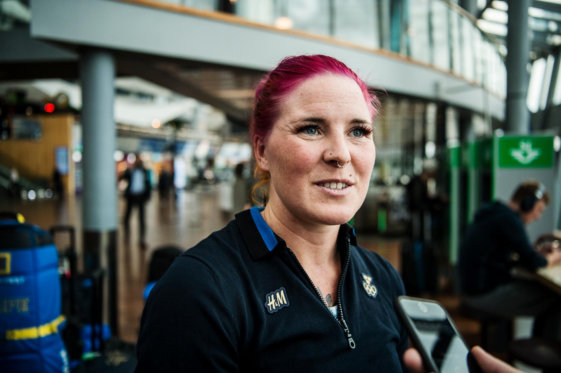 Sofia Cederqvist leder de svenska brottarna i ungdoms-OS.