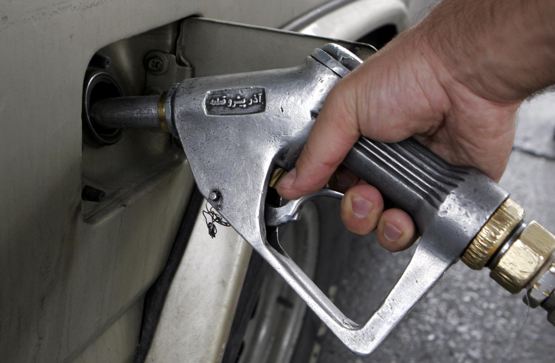 Höjningen av bensinpriset var nödvändig för att minska den inhemska bensinkonsumtionen, enligt en expert. Arkivbild.