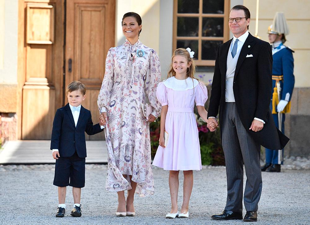 Estelles ärvda klänning är 35 år gammal och kommer från kronprinsessan Victorias barndomsgarderob. 