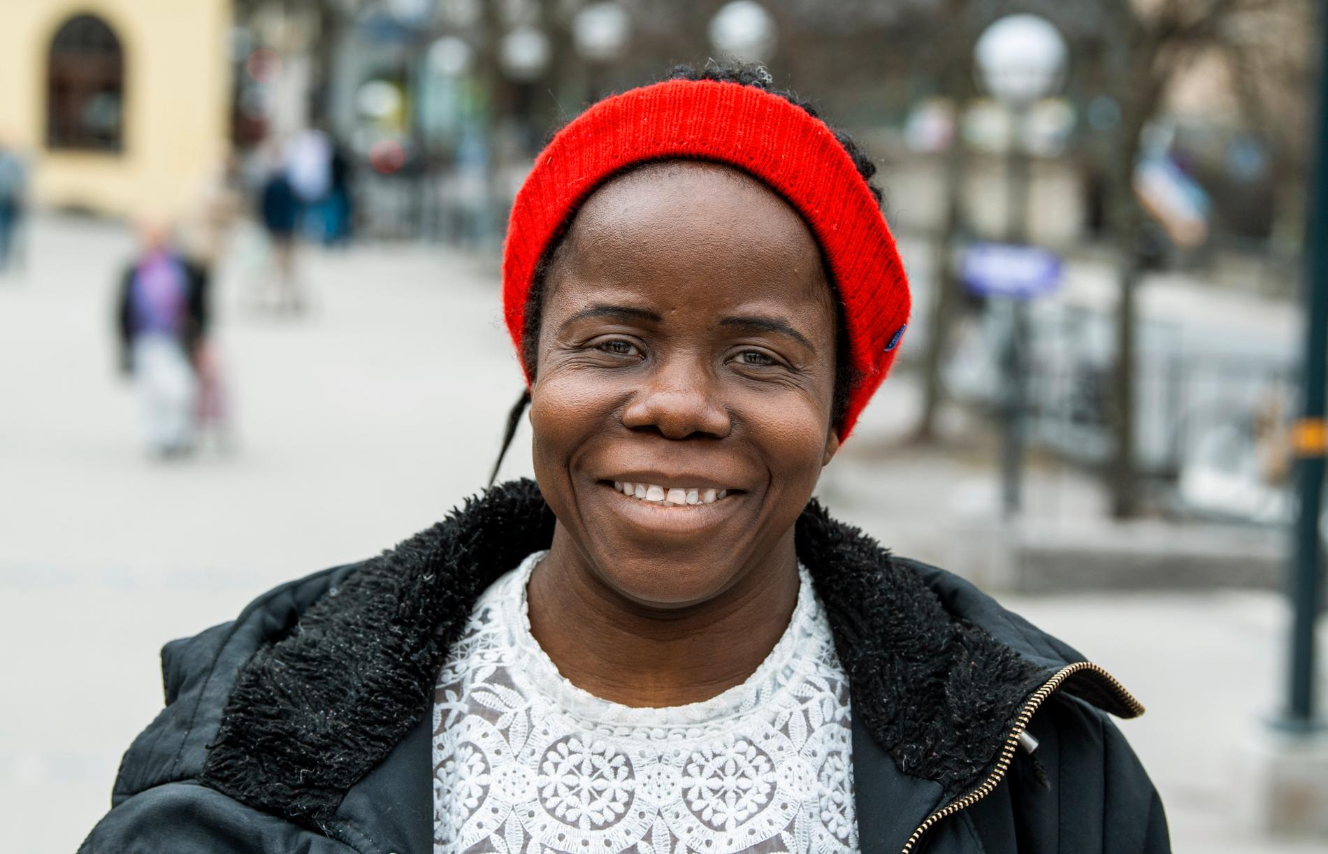 "Det handlar om information", säger Mary Nnam, 43 år, om att valdeltagandet är lågt i Södertälje.