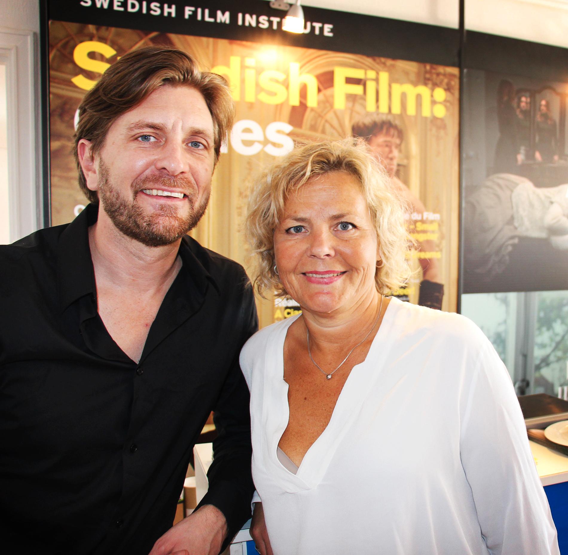 Regissören Ruben Östlund och Anna Serner, VD på Svenska Filminstitutet, tillsammans på Cannesfestivalen 2017. 