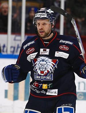 Niclas Hävelid spelade inte på grund av knäont.