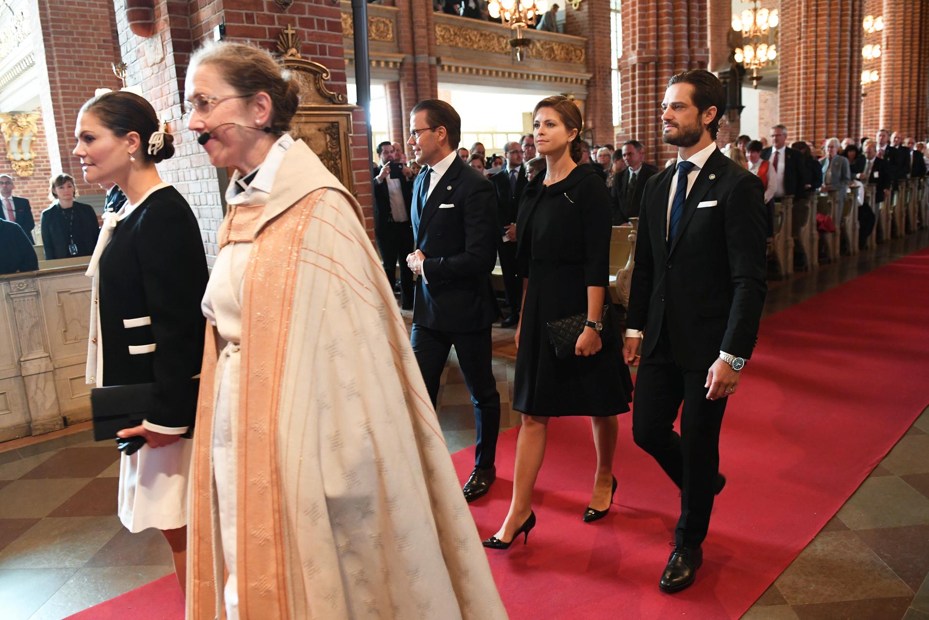 Kronprinsessan Victoria,domkyrkokaplan Kristina Ljunggren, prins Daniel, prinsessan Madeleine och prins Carl Philip under gudtjänsten i Storkyrkan i samband med Riksmötets öppnande. 
