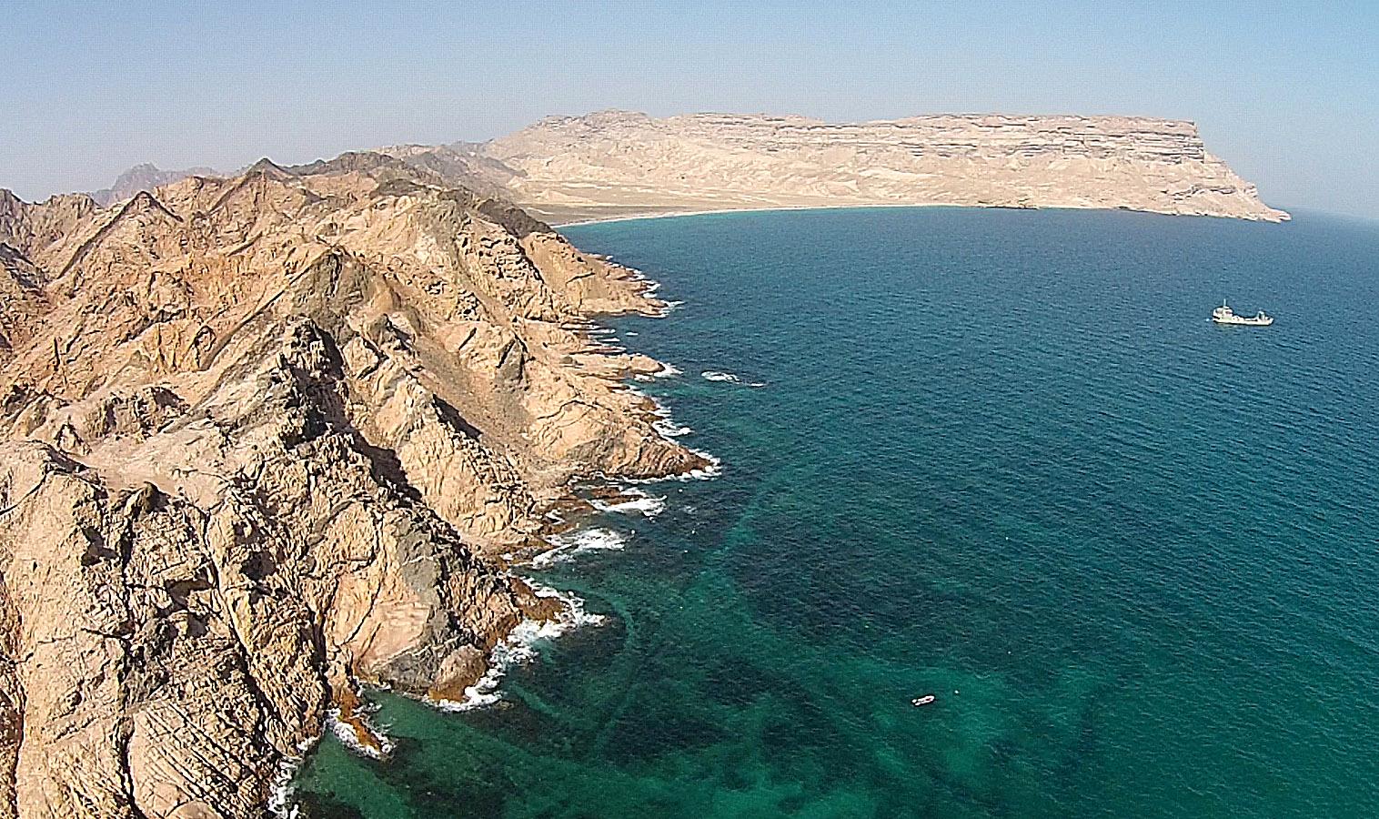 Skeppsvraket upptäcktes vid ön al Hallaniyah, utanför Omans kust