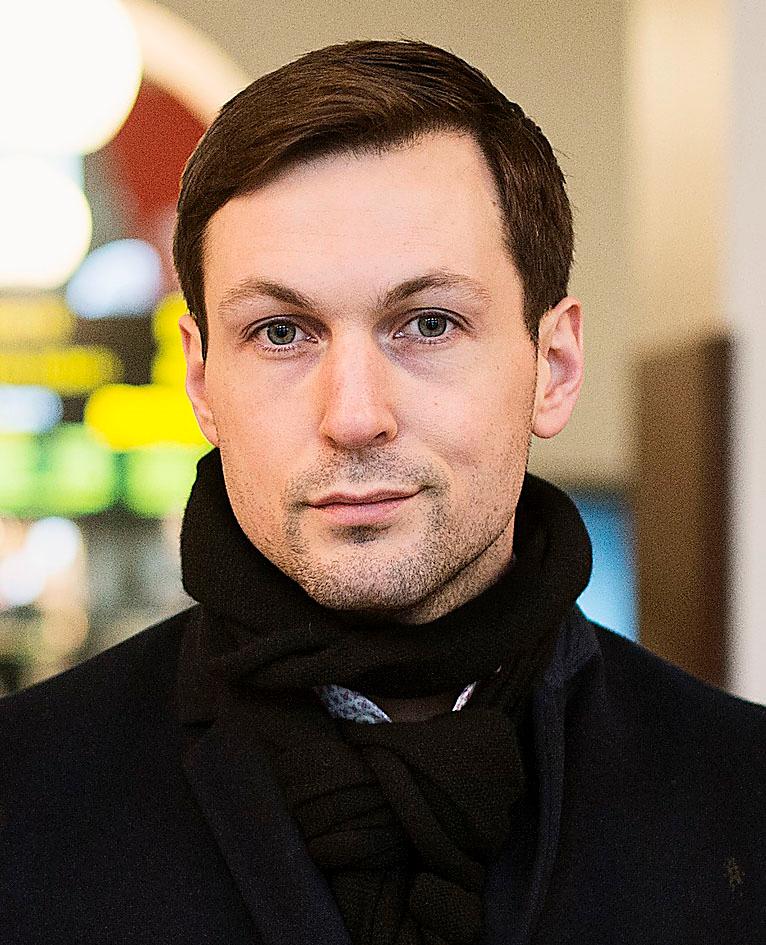 Viktor Banke (f. −84), aktuell med ”Andrum”, en bok flyktingkrisen 2015.