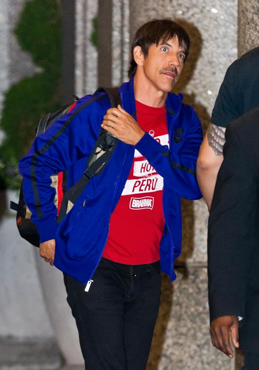 Anthony Kiedis efter att ha brottats ned.