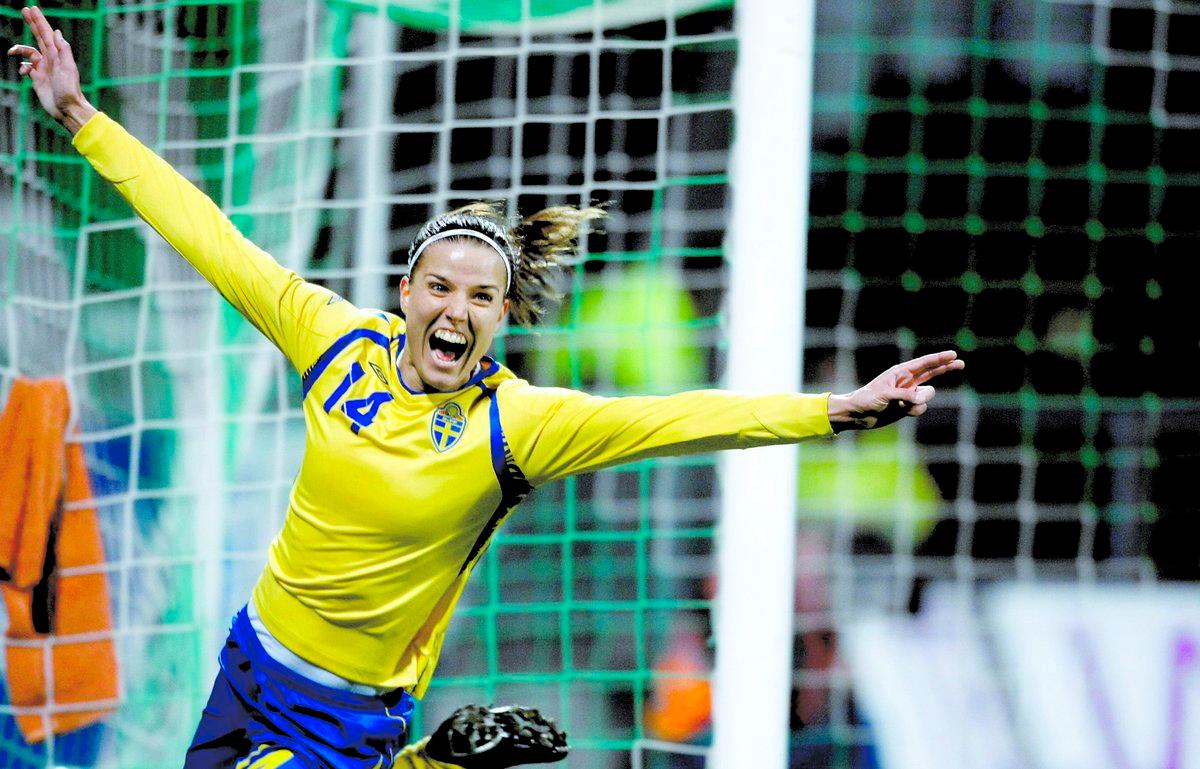 Jessica Landström jublar efter sitt 1–0-mål.