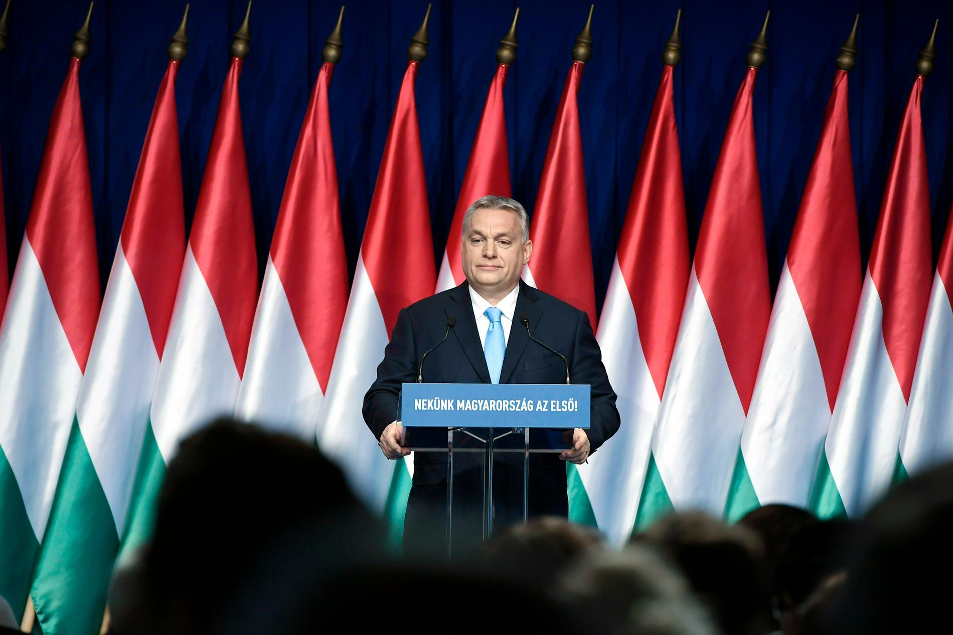 Ungerns premiärminister Viktor Orbán hävdar att oppositionelle finansmannen George Soros ligger bakom utnämnandet av Frans Timmermans till socialdemokratisk toppkandidat inför EU-valet. Arkivfoto.