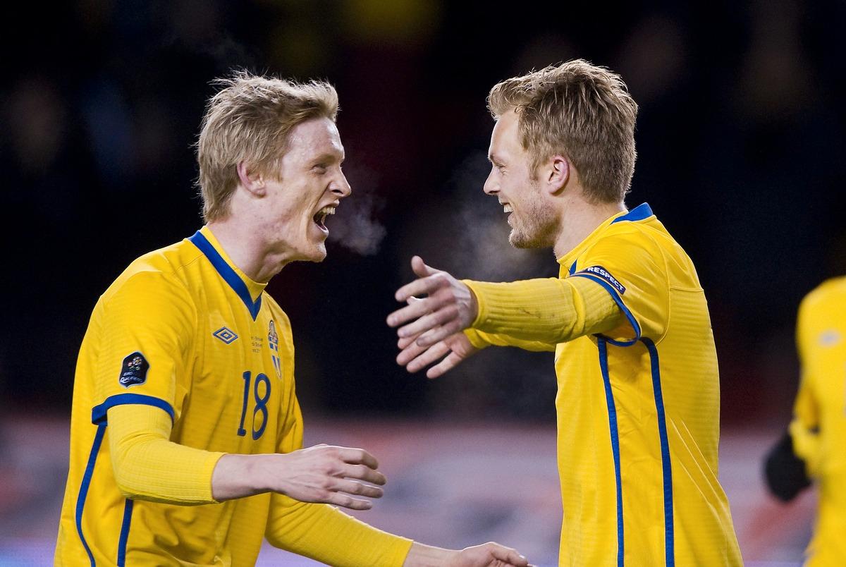 se upp, finland Rasmus Elm och Sebastian Larsson utgör två av Sveriges största chanser att göra mål i kväll. Elm är bombsäker på fasta situationer, och Larsson kan luckra upp försvar med sina passningar.