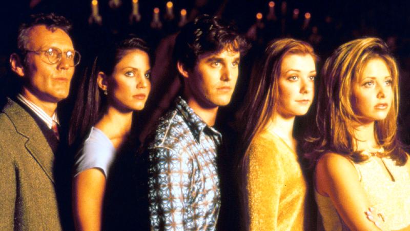 Hela ”Buffy vampyrdödaren”-ensemblen.