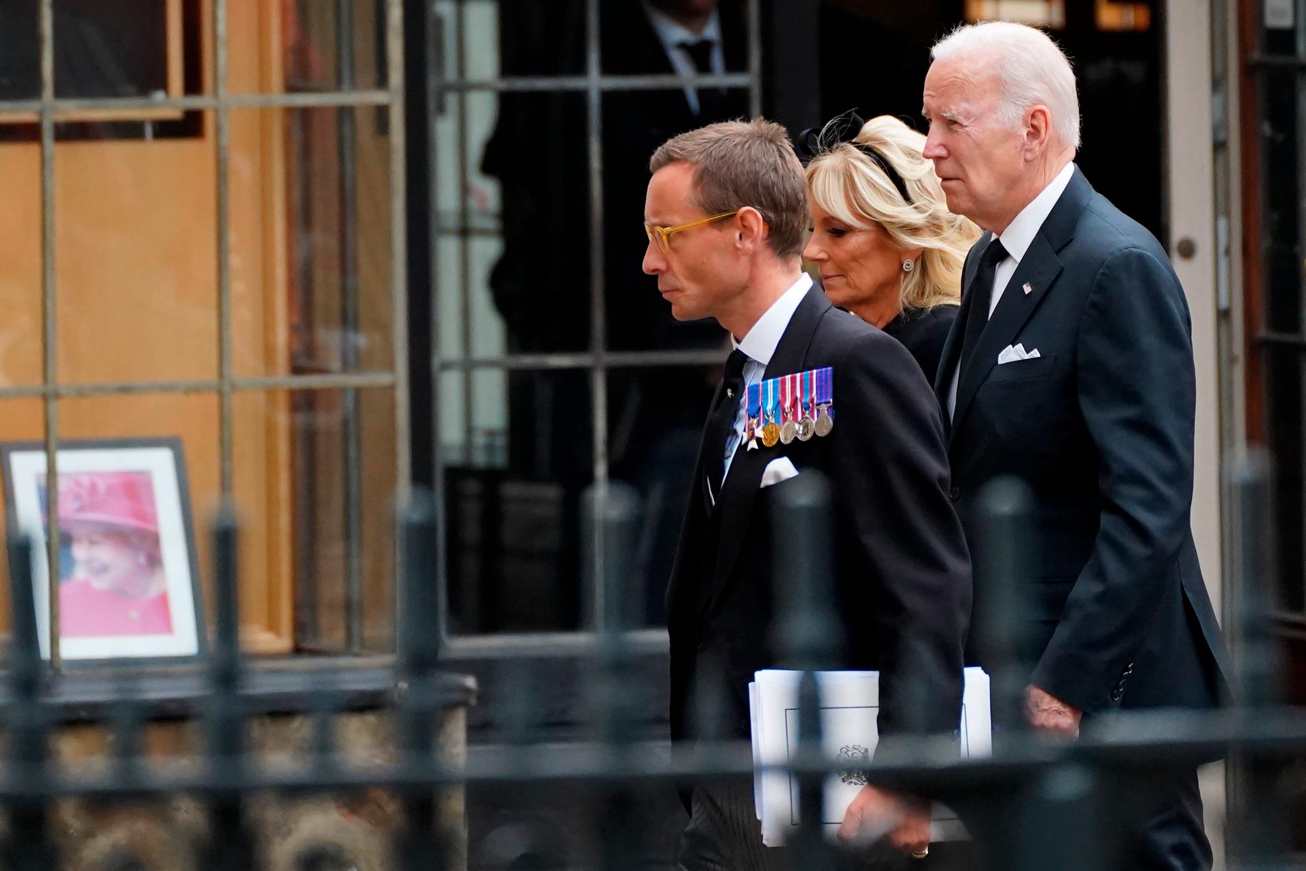 President Joe Biden och hans fru Jill Biden i London för begravningen. 