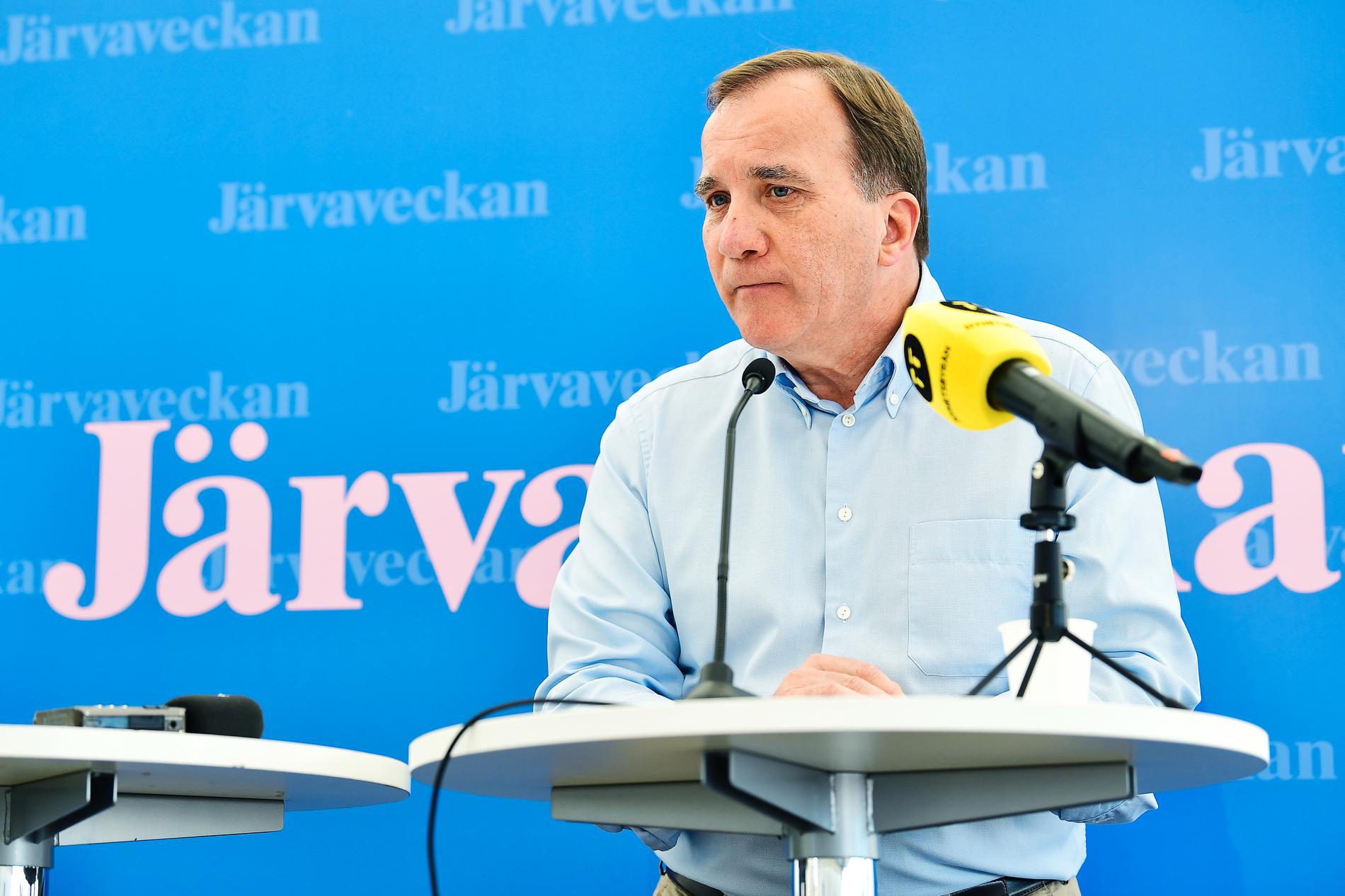 Stefan Löfven höll en kort presskonferens efter talet på Järvaveckan.