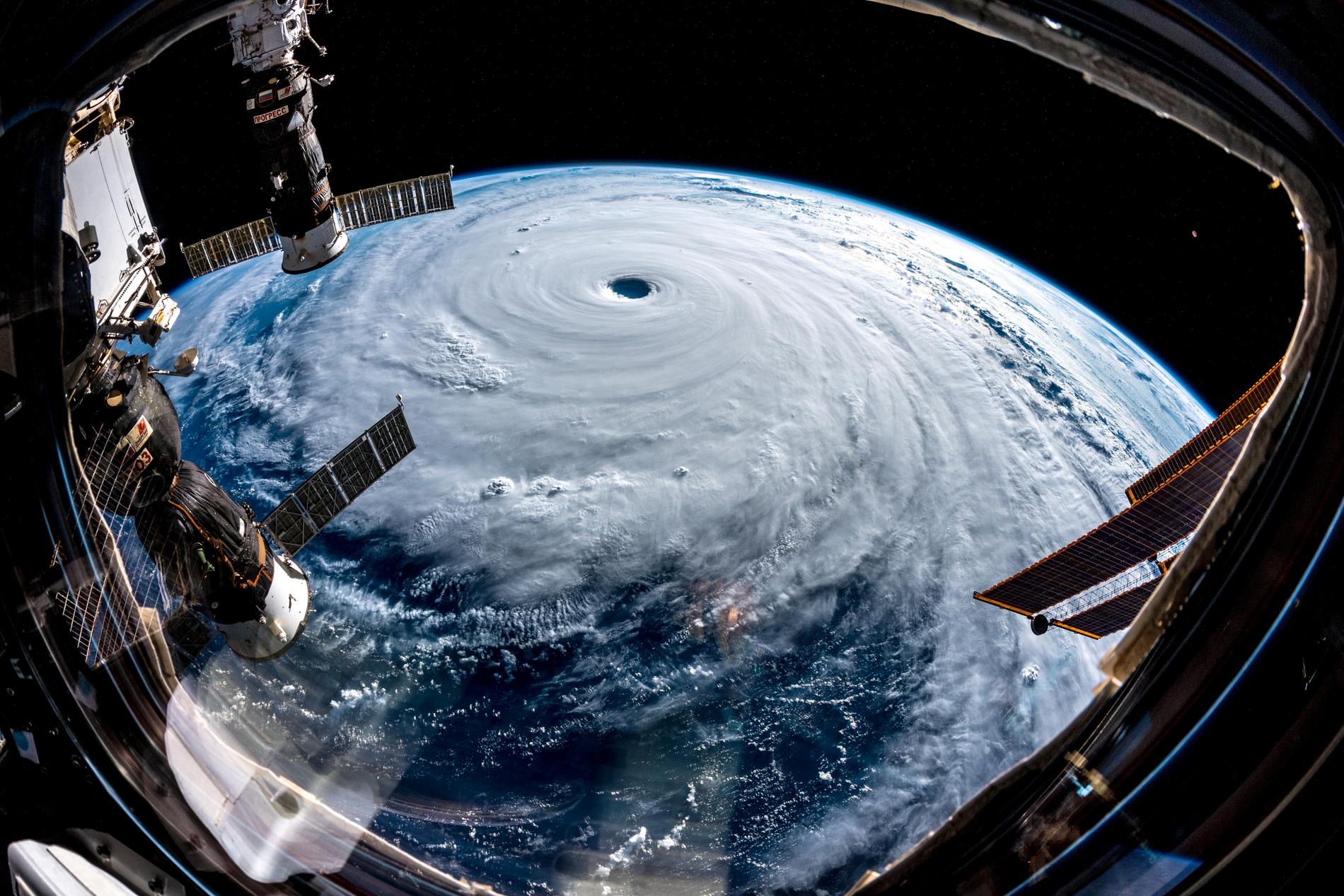 Tyfonen Trami fotograferad astronauten Alexander Gerst på den Internationella rymdstationen.