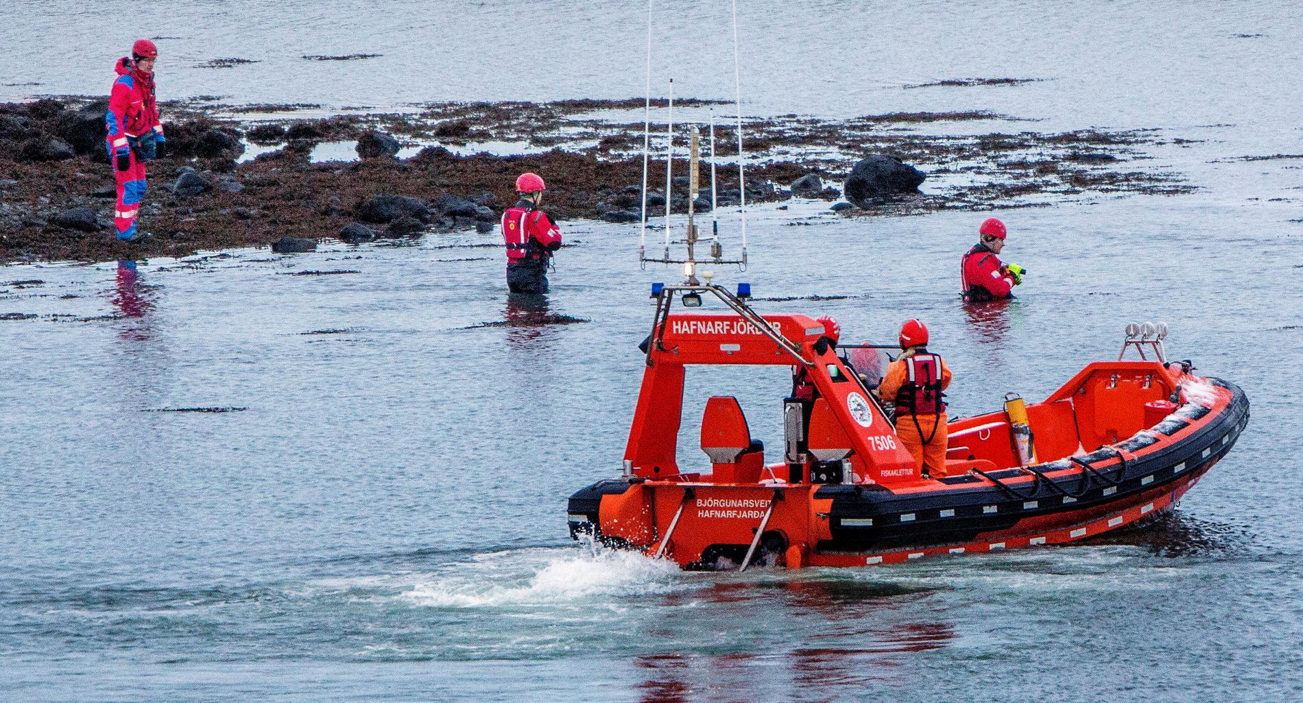 Polis och räddningstjänst har sökt efter Birna i vattnet utanför Reykjavik.