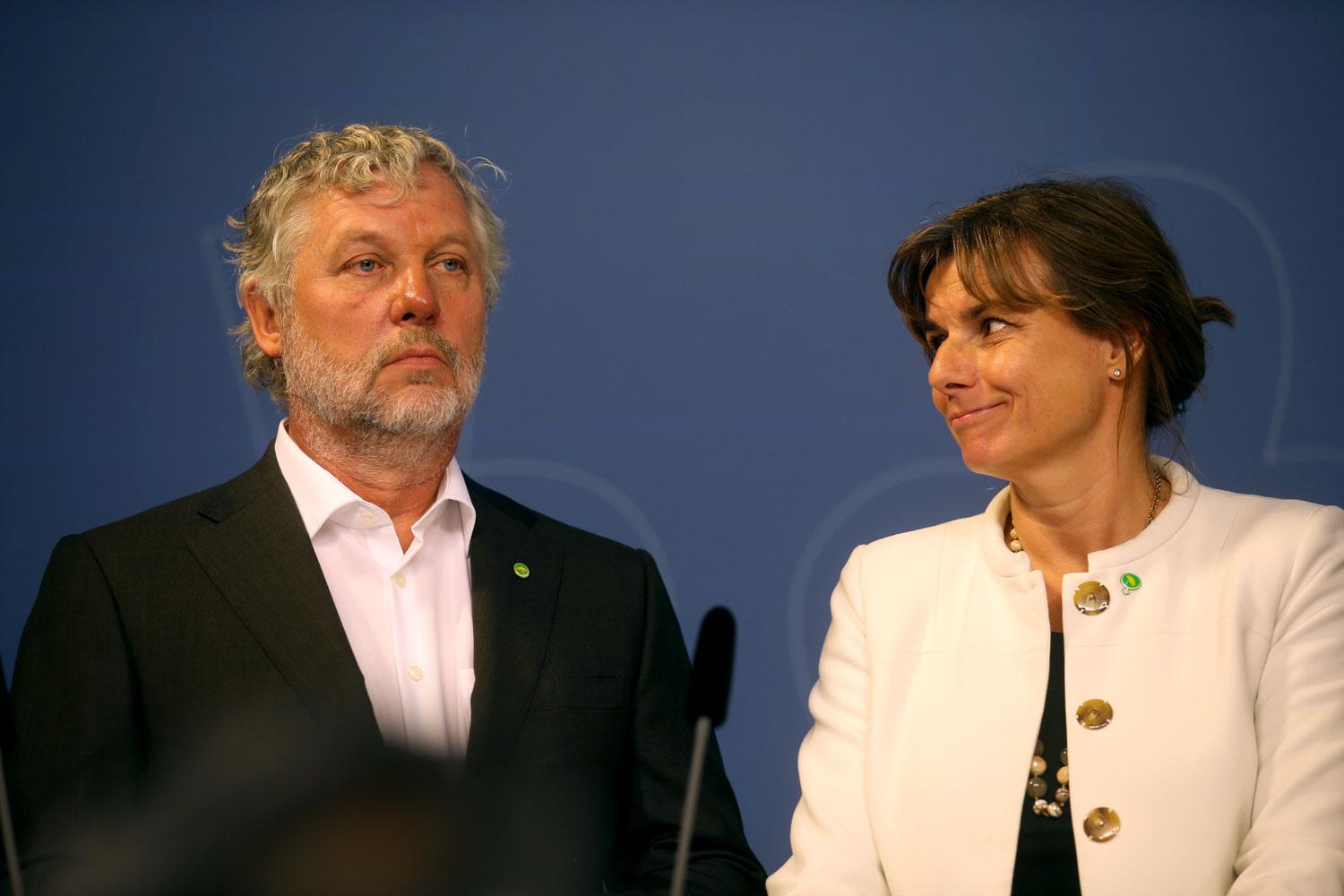 Peter Eriksson, ny bostadsminister, och Isabella Lövin, minister för internationellt samarbete och klimat samt vice statsminister.