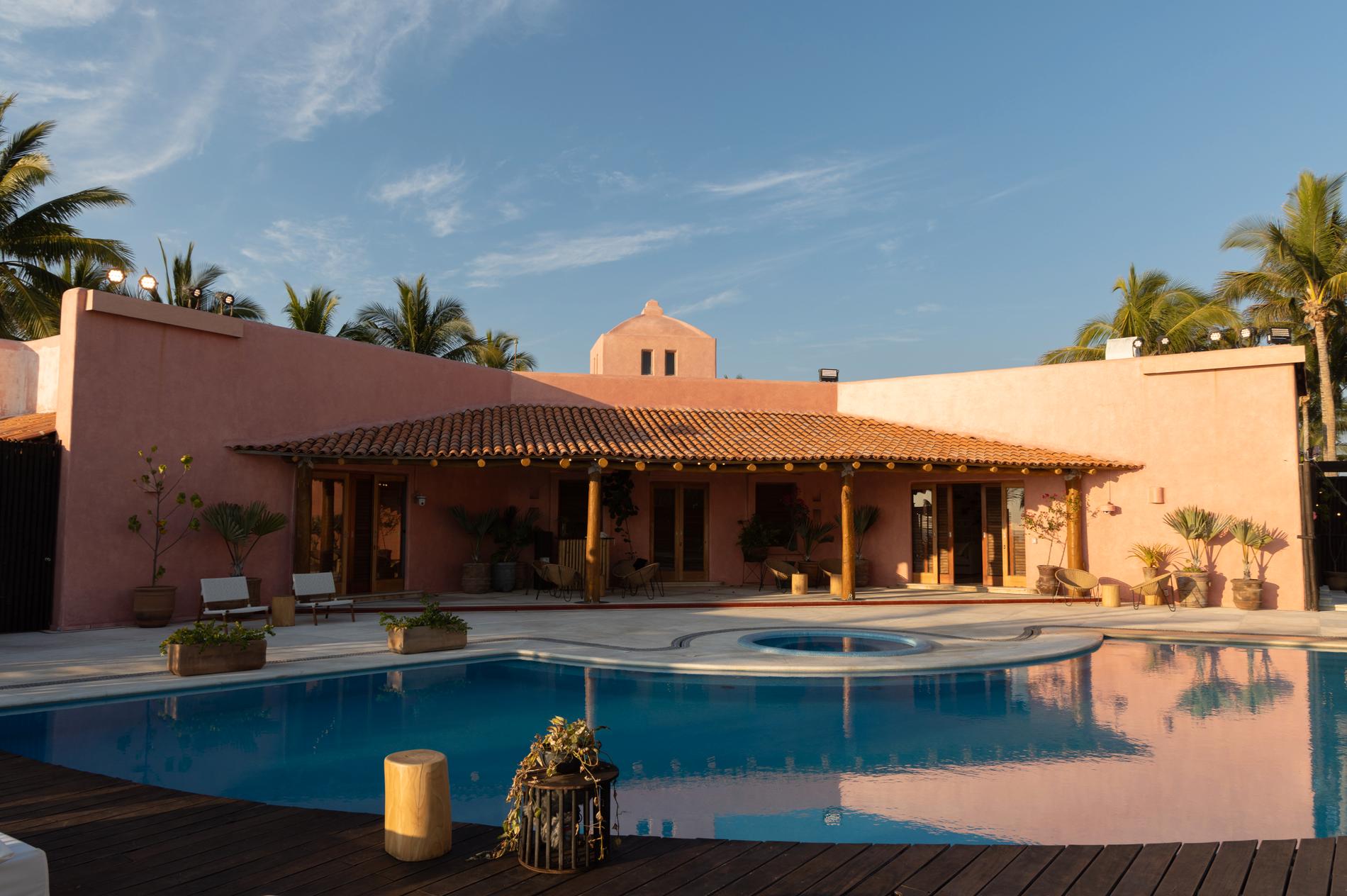 Huset i Jalisco, Mexiko där inspelningarna av ”Paradise Hotel” 2024 äger rum.