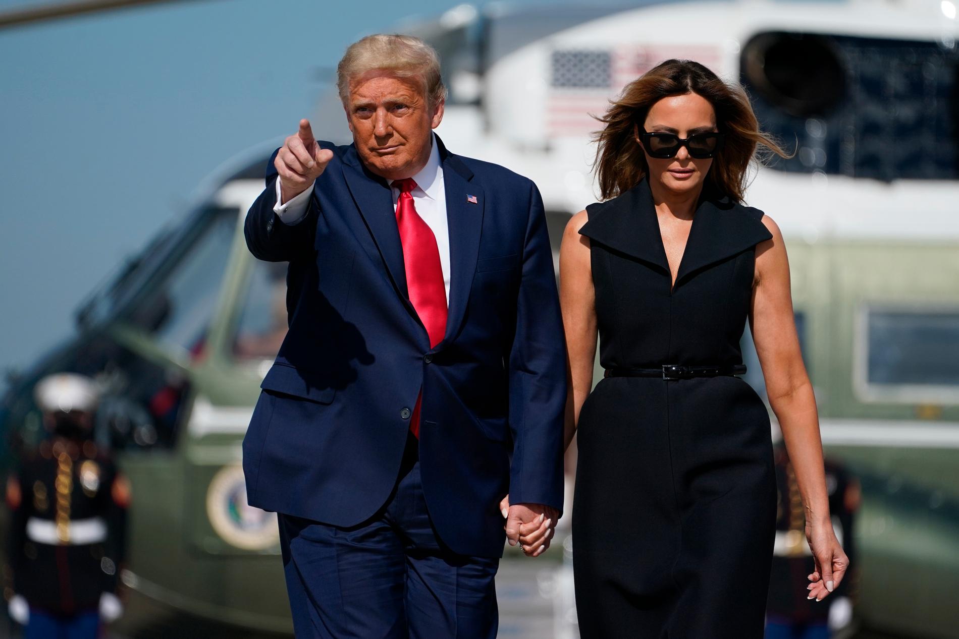 President Donald Trump och hans hustru Melania Trump anländer till Nashville i Tennessee inför torsdagens debatt. På lördag kommer Donald Trump att förtidsrösta i Florida.