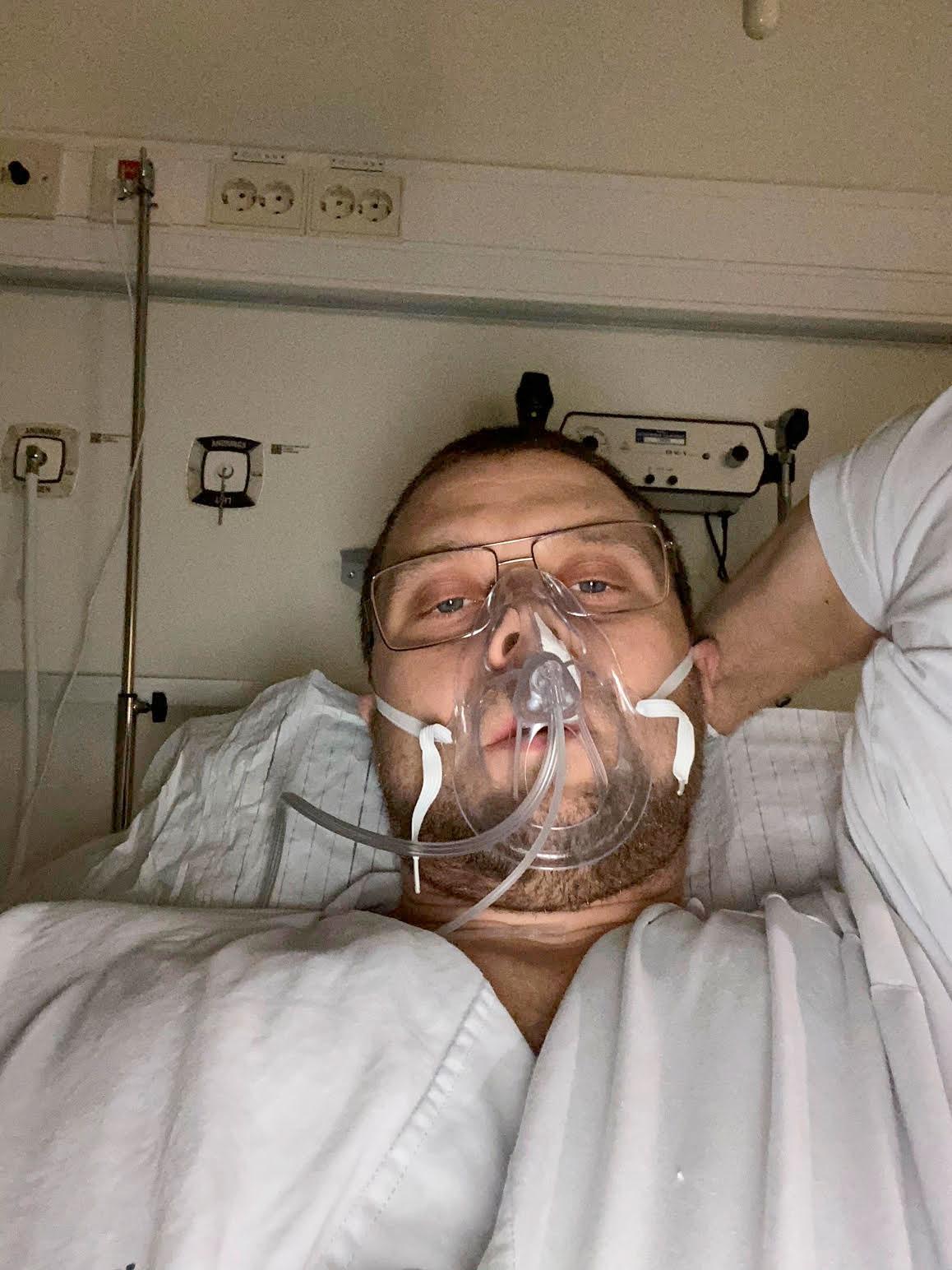 Joel, 38, fick ligga på sjukhus i fem dygn. 