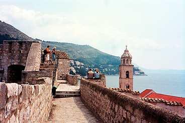 Stadsmuren är en av Dubrovniks stora sevärdheter.