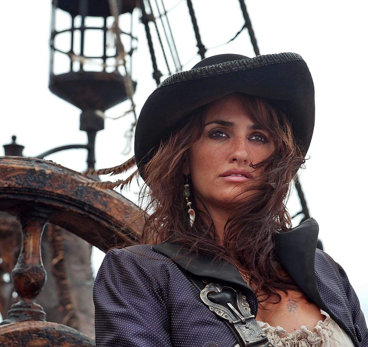 ny sjörövare NY SJÖRÖVARE Penélope Cruzs karaktär är en av dem som tillkommit i serien med den nya regissören. Cruz är ett minst lika färgstarkt kvinnligt inslag som Keira Knightley var tidigare.