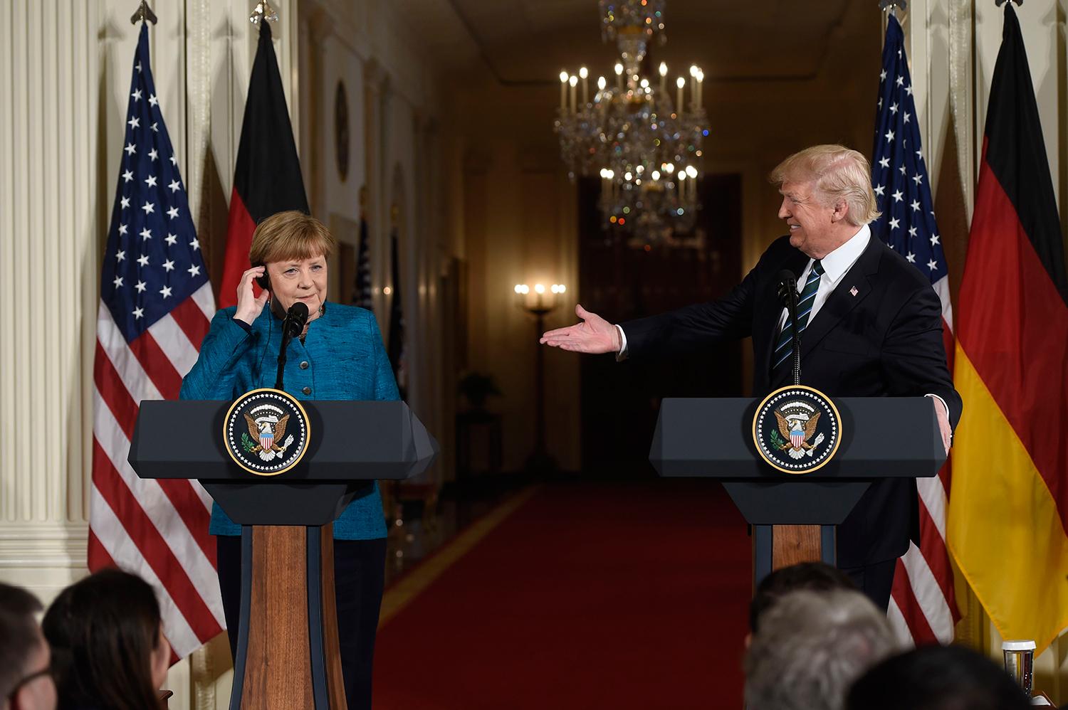 Tysklands förbundskansler Angela Merkel och USA:s president Donald Trump på presskonferensen.