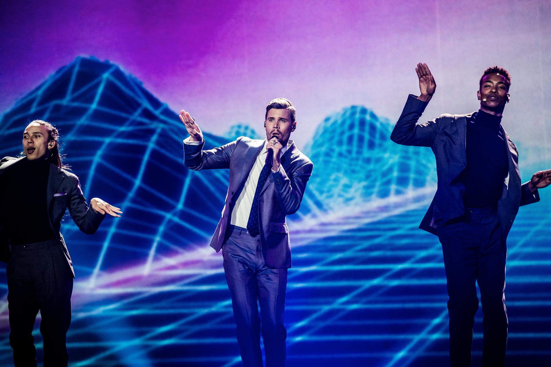 Robin Bengtsson i Melodifestivalen 2017.