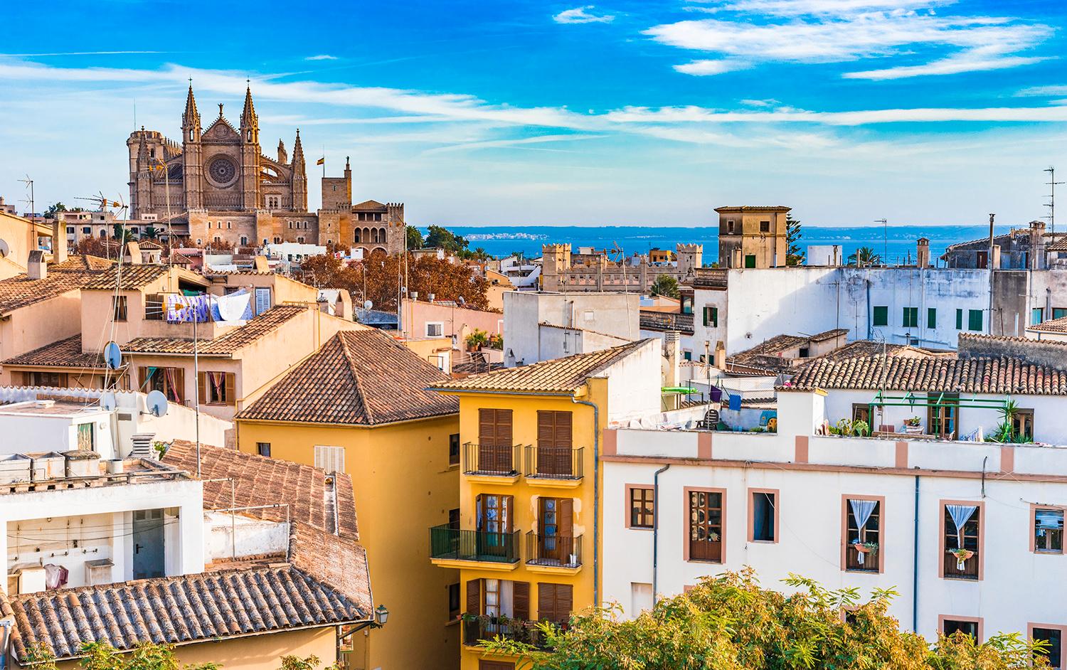 Mallorca som förra året var tredje mest populära resemålet har i år glidit ner på sjunde plats. 