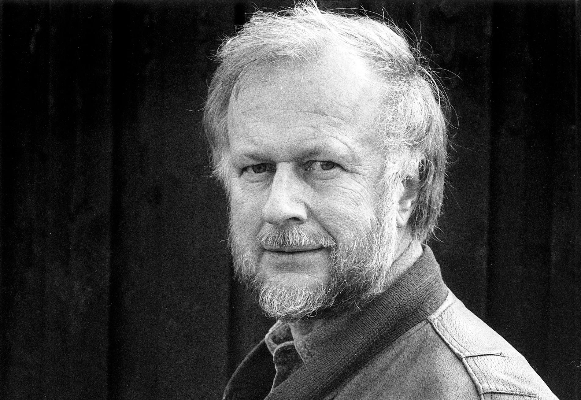 Tomas Forser var kritiker, professor i litteraturvetenskap vid Göteborgs universitet och tidigare kulturchef på Göteborgs-Posten. Han blev 77 år.