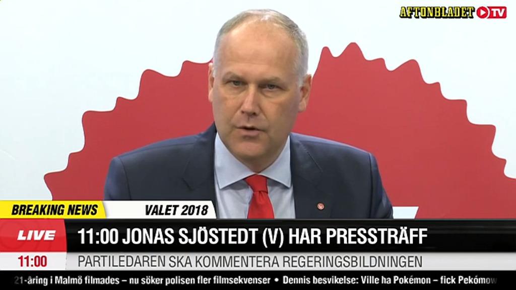 Jonas Sjöstedt (V) håller pressträff.
