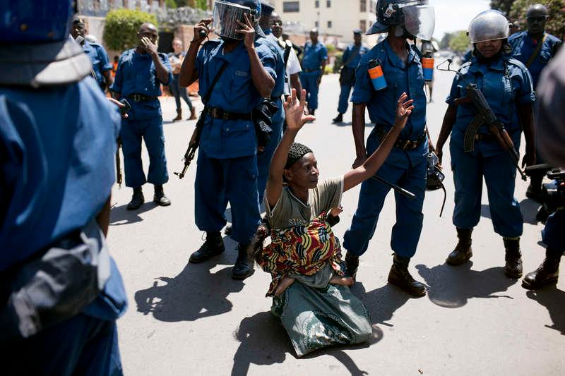 Den 10 maj genomförde kvinnorna en demonstration i huvudstaden, i protest mot presidenten. Det var då den första demonstration som genomförts i centrum av Bujumbura utan att slås ned av polis.