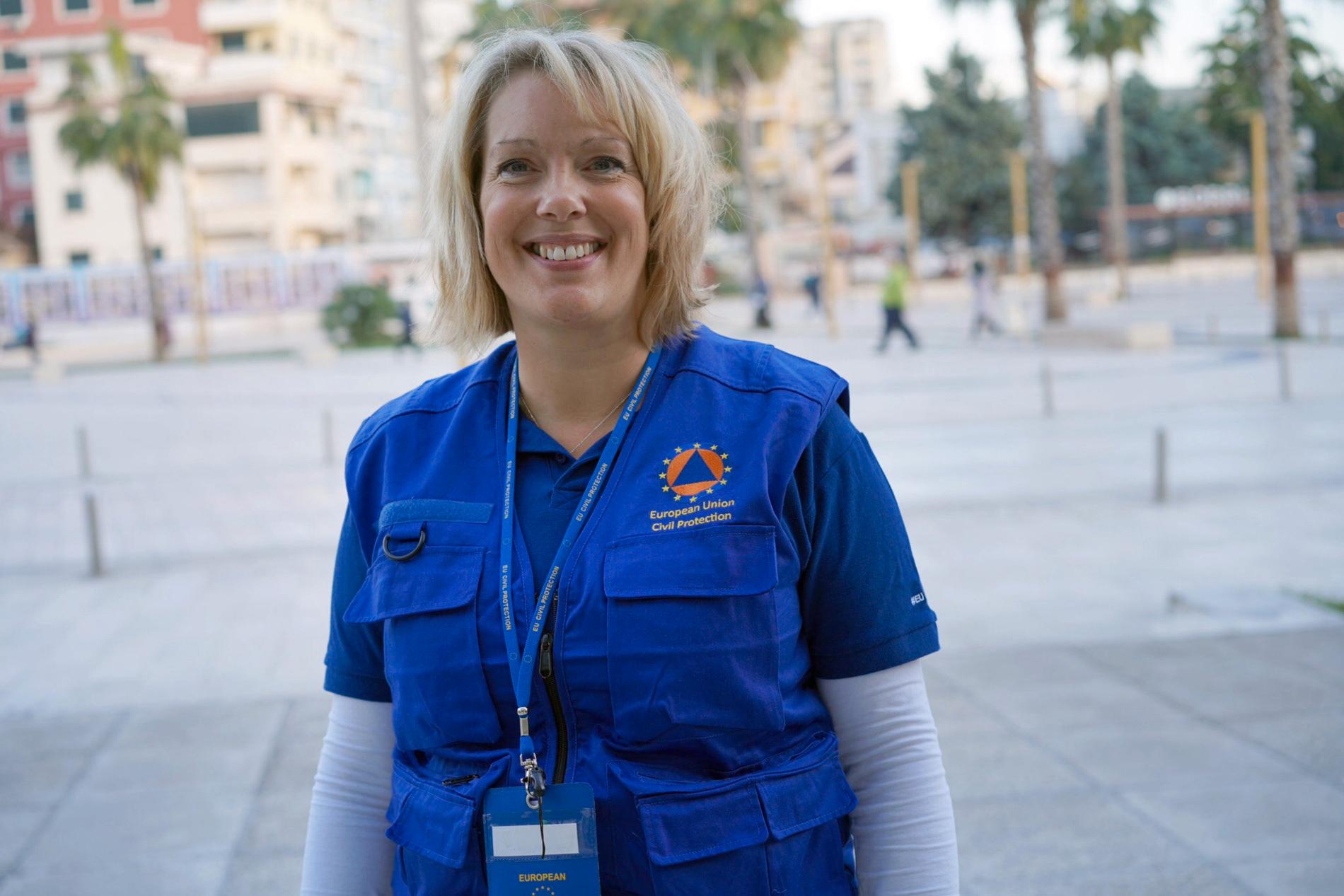 Josefin Gullstrand är en av två svenska hjälparbetare på plats i Albanien.