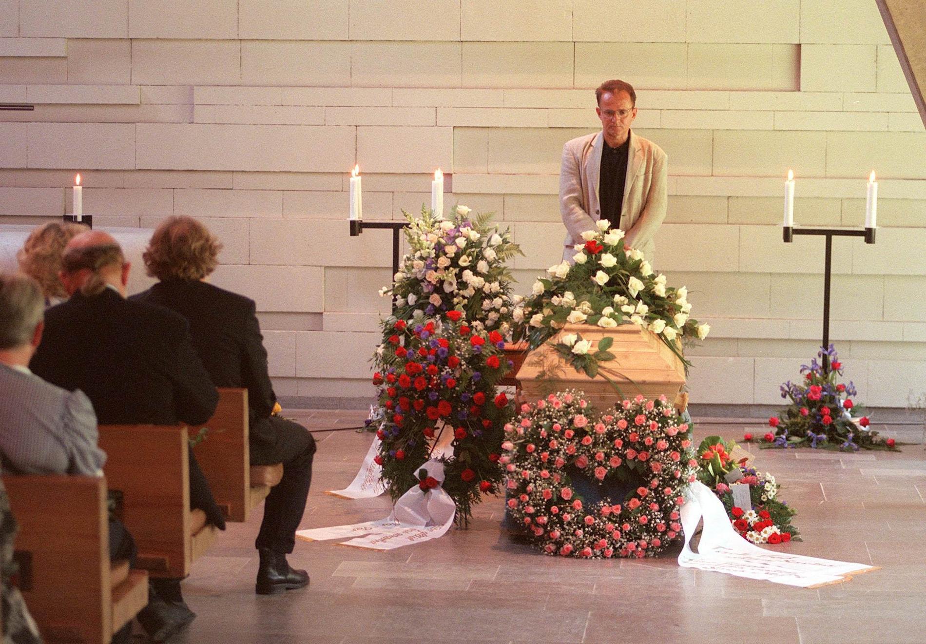 Per Ragnar på Ted Gärdestads begravning. 